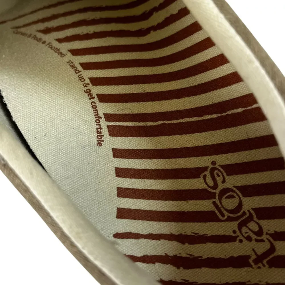 Taos Star Lace Up Canvas Beige Sneakers Shoes Size‎ 9.5